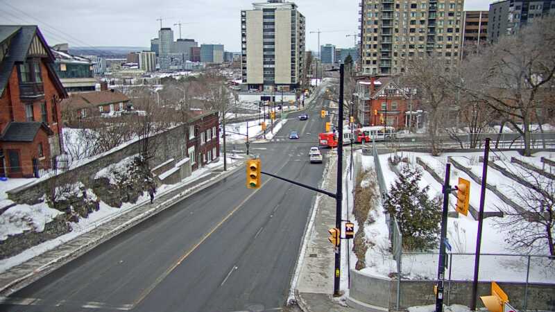 Traffic camera image at 2025-03-09 13:30:06