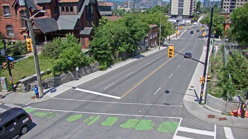 Traffic camera image at 2025-06-30 16:05:08