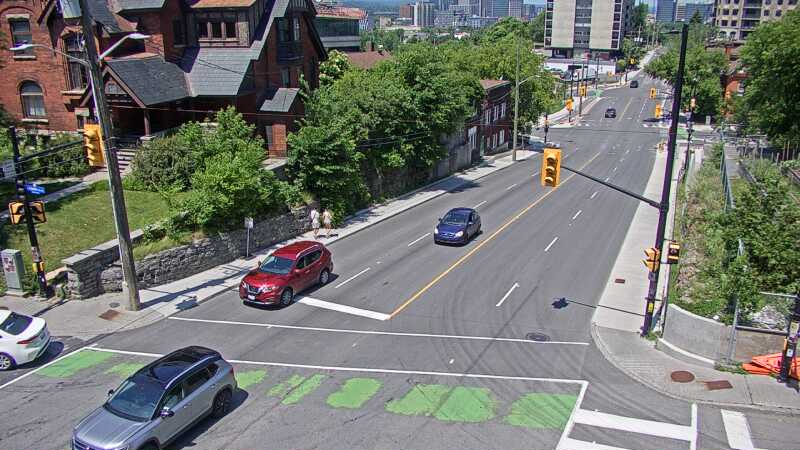 Traffic camera image at 2025-06-30 16:40:08