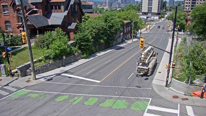 Traffic camera image at 2025-06-30 16:55:08