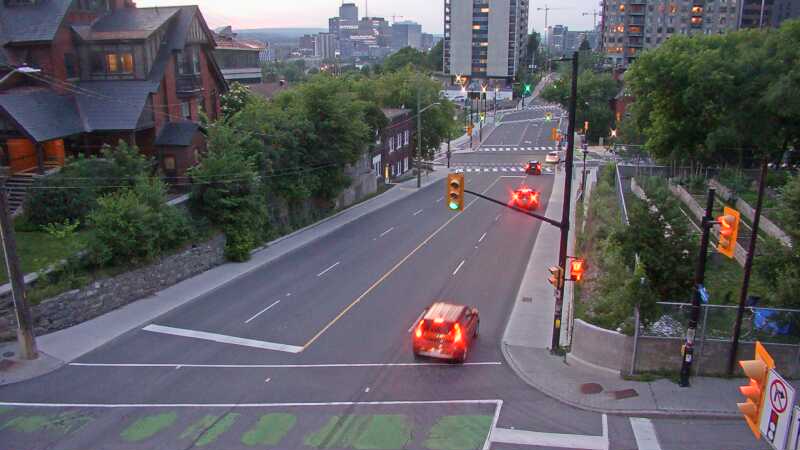 Traffic camera image at 2025-07-06 01:05:16