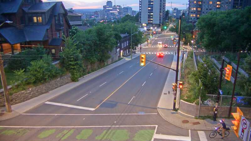Traffic camera image at 2025-07-06 01:15:14