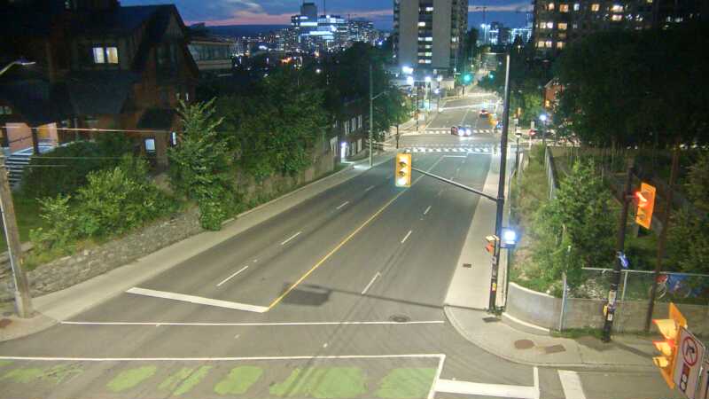 Traffic camera image at 2025-07-06 01:40:10