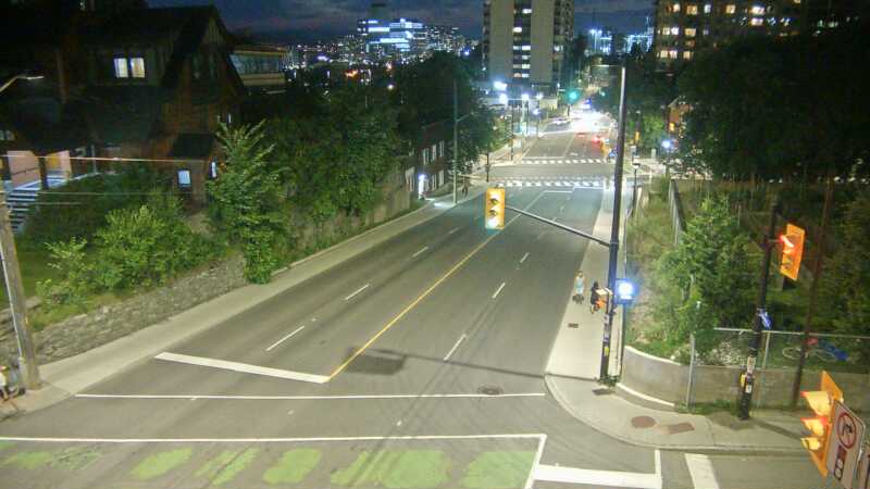 Traffic camera image at 2025-07-06 02:00:08