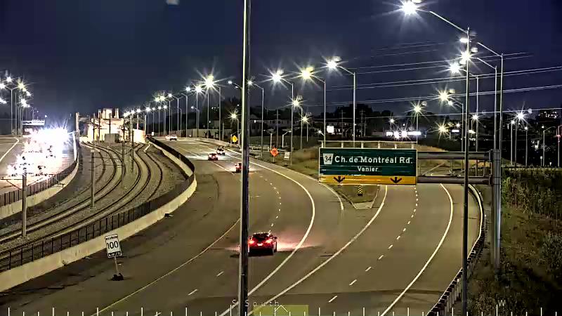 Traffic camera image at 2025-08-25 00:40:44