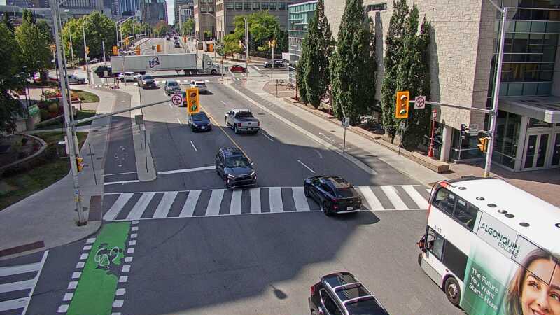 Traffic camera image at 2025-09-14 17:20:49