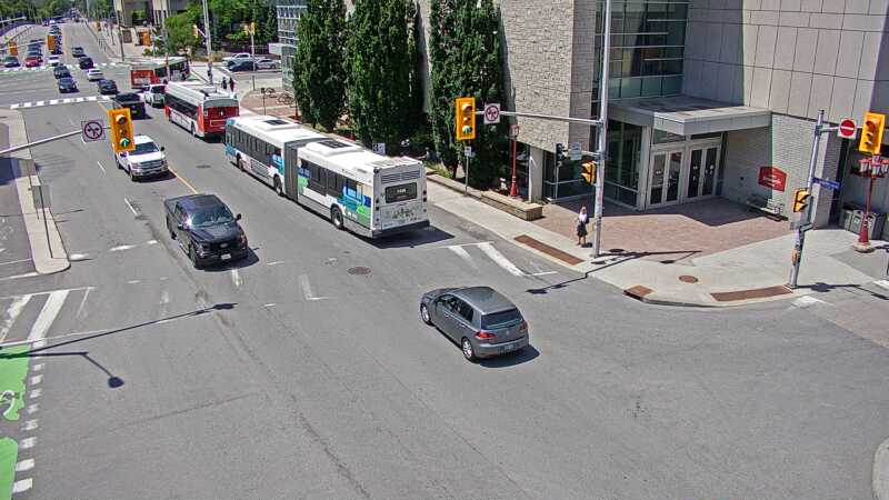 Traffic camera image at 2025-06-30 16:55:46