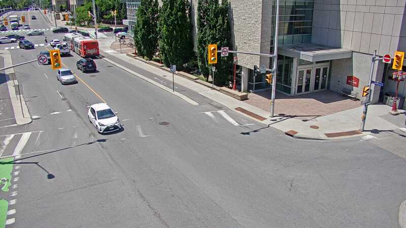 Traffic camera image at 2025-06-30 17:00:51