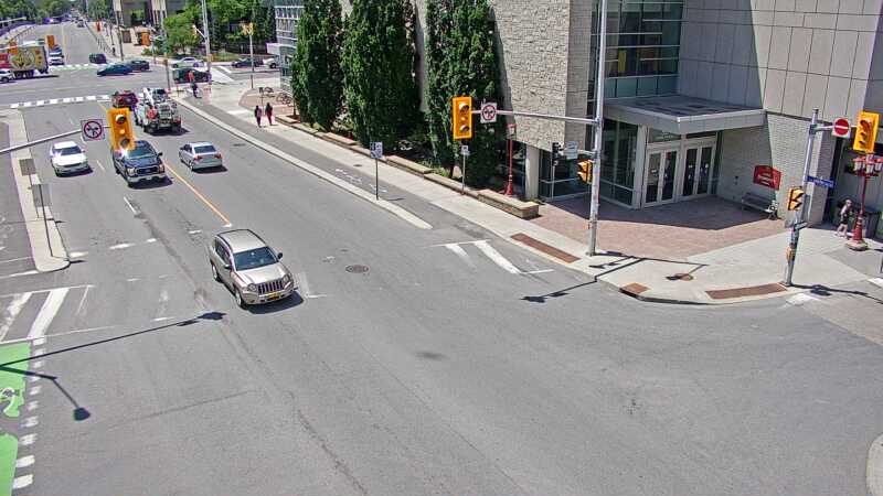 Traffic camera image at 2025-06-30 17:31:02
