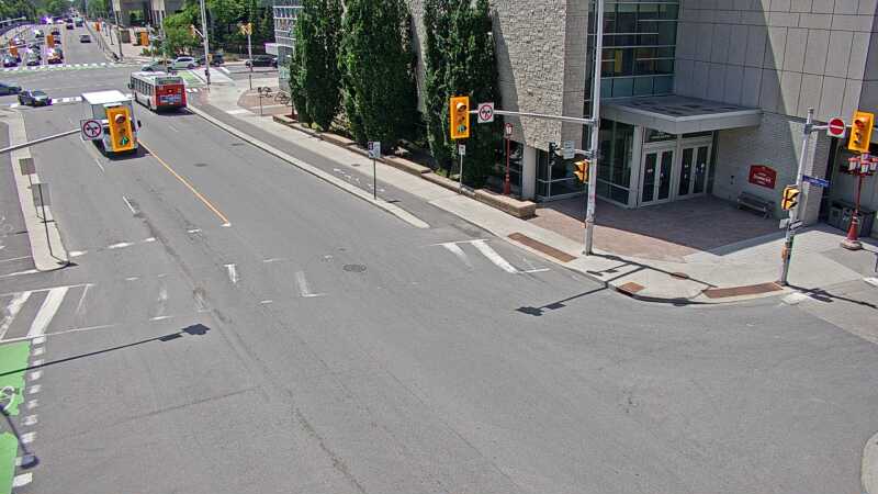 Traffic camera image at 2025-06-30 18:10:48