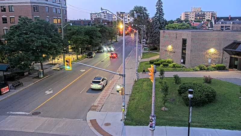 Traffic camera image at 2025-07-04 01:15:47