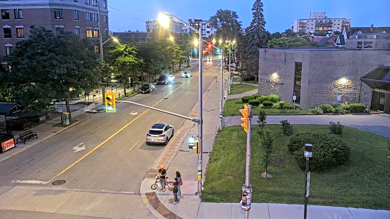 Traffic camera image at 2025-07-04 01:20:52