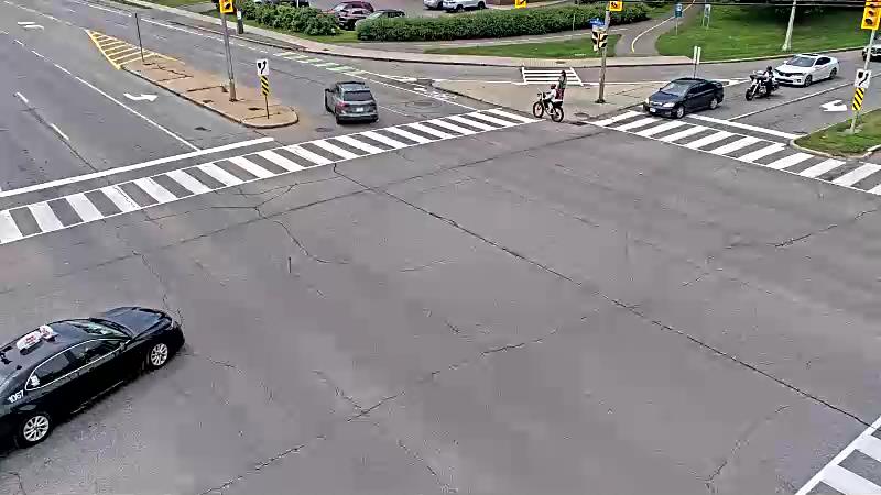 Traffic camera image at 2025-07-14 18:35:54