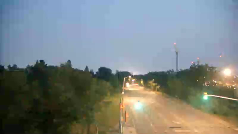 Traffic camera image at 2025-08-04 01:05:43