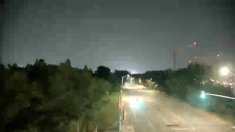 Traffic camera image at 2025-08-04 02:05:42