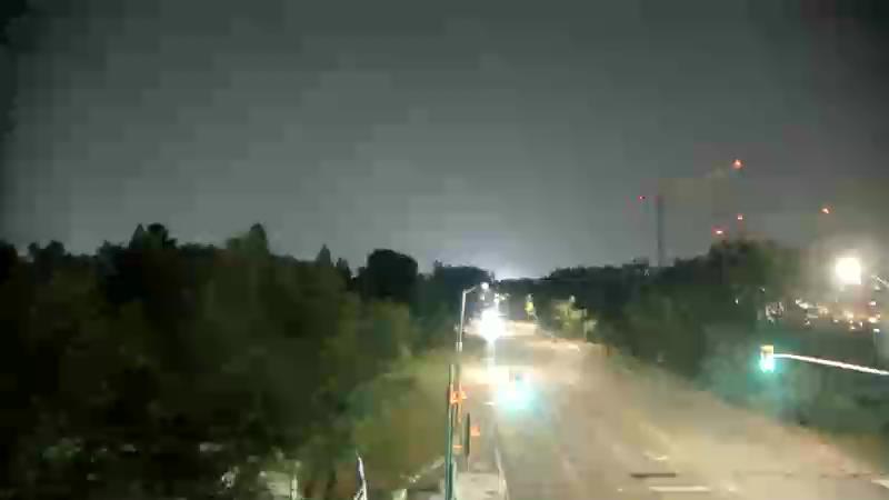 Traffic camera image at 2025-08-04 02:10:44