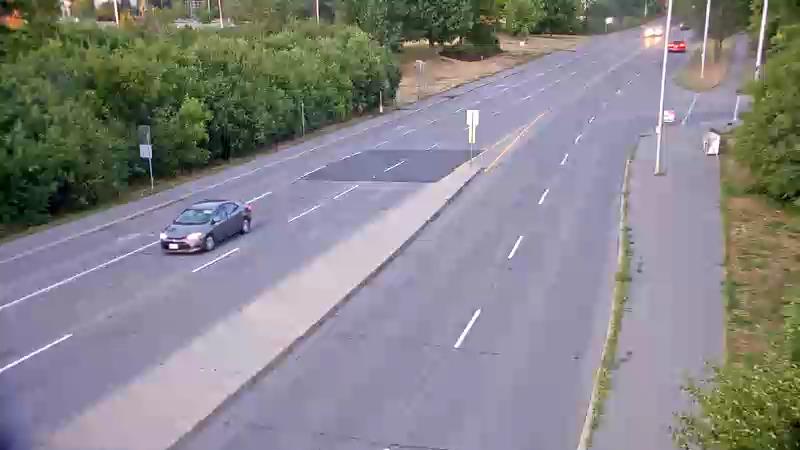 Traffic camera image at 2025-08-25 00:05:53
