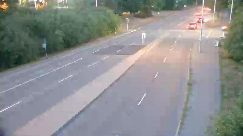 Traffic camera image at 2025-08-25 00:20:43
