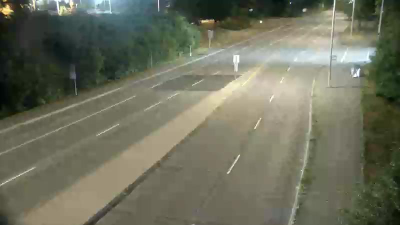 Traffic camera image at 2025-08-25 00:40:45