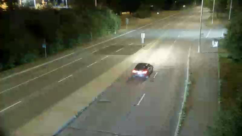 Traffic camera image at 2025-08-25 03:20:43