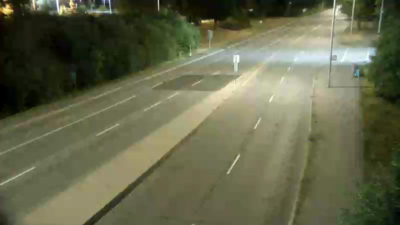 Traffic camera image at 2025-08-25 04:10:45