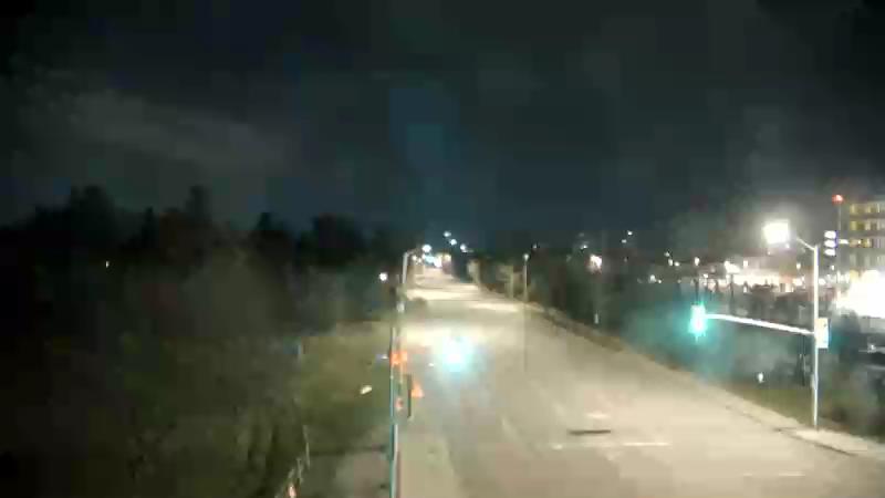 Traffic camera image at 2025-04-25 07:00:31