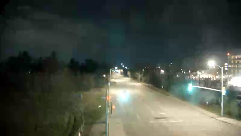 Traffic camera image at 2025-04-25 07:40:28