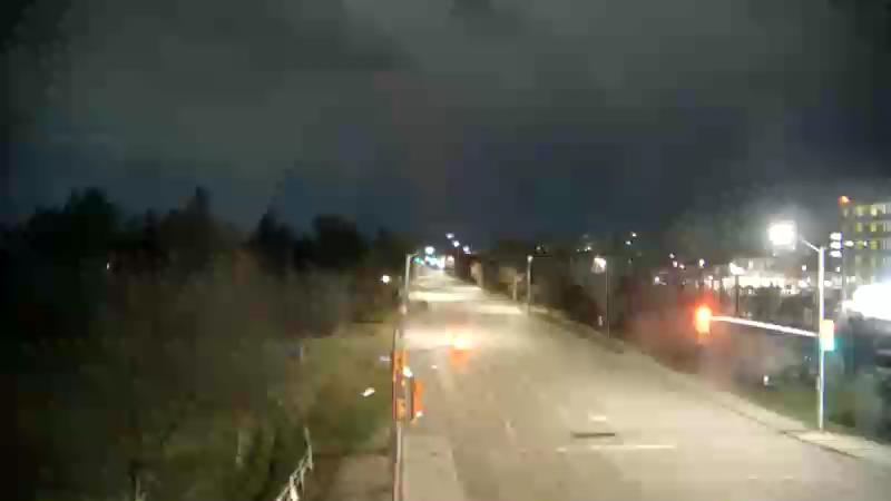 Traffic camera image at 2025-04-25 08:00:28