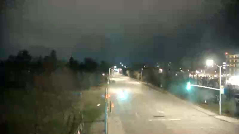 Traffic camera image at 2025-04-25 08:25:42