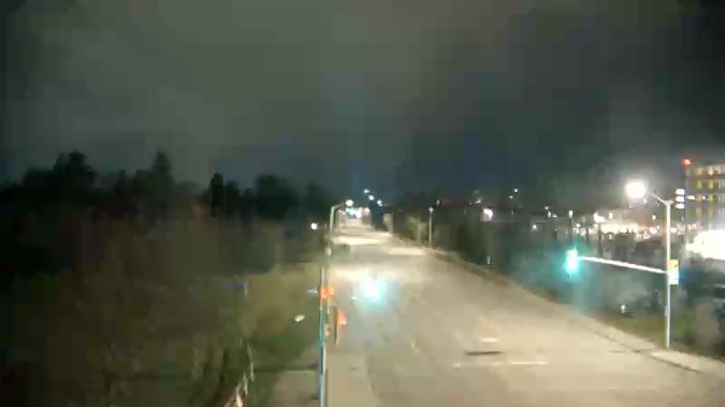 Traffic camera image at 2025-04-25 08:30:46