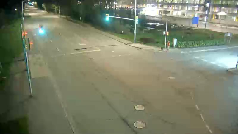 Traffic camera image at 2025-05-09 05:30:32
