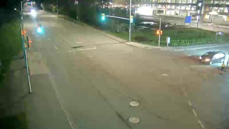 Traffic camera image at 2025-05-09 05:55:32