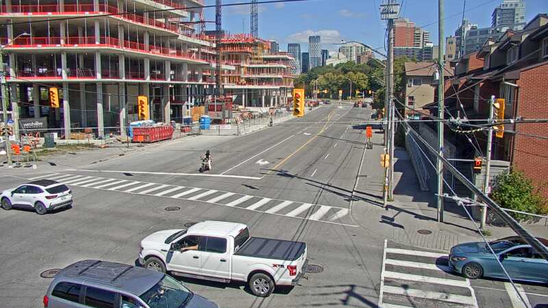 Traffic camera image at 2025-09-14 17:35:05