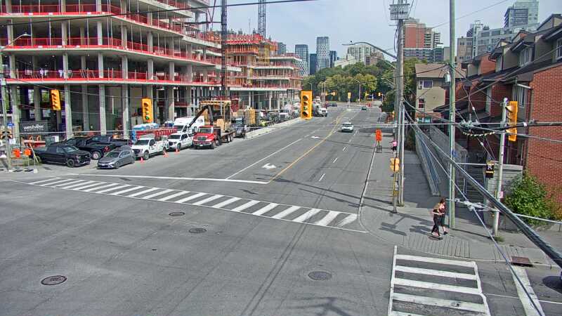 Traffic camera image at 2025-09-17 17:20:05