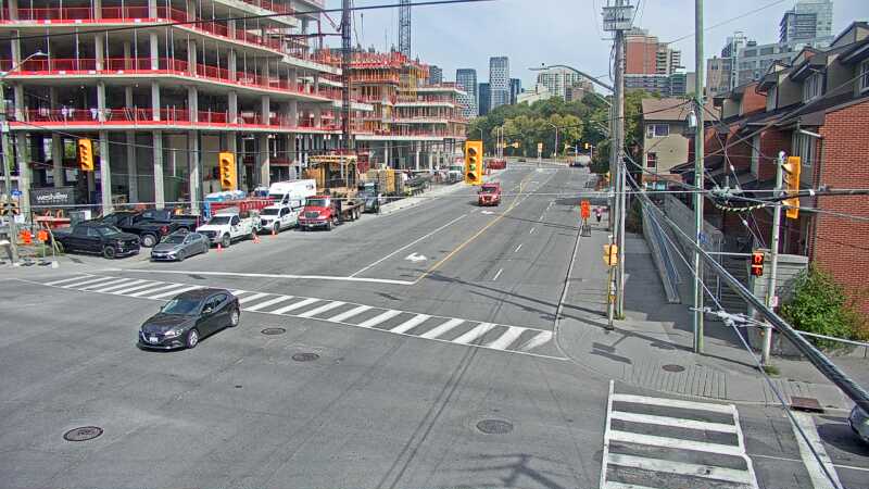 Traffic camera image at 2025-09-17 17:25:05