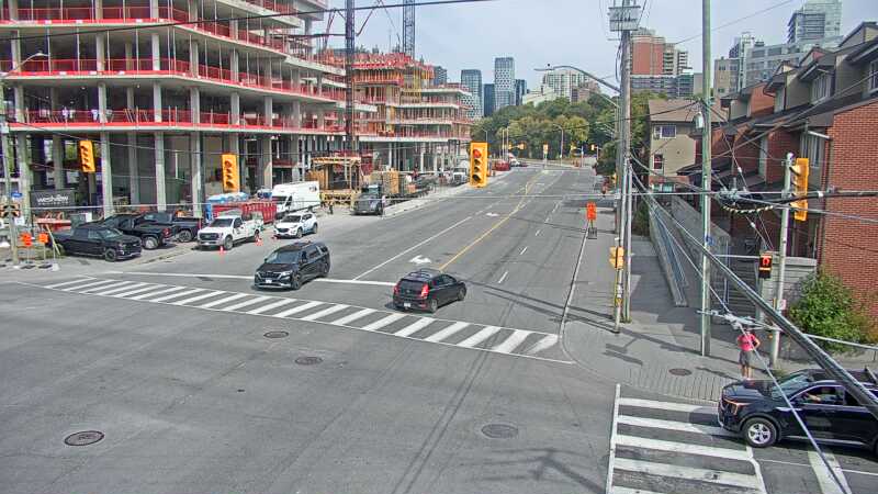 Traffic camera image at 2025-09-17 17:35:05