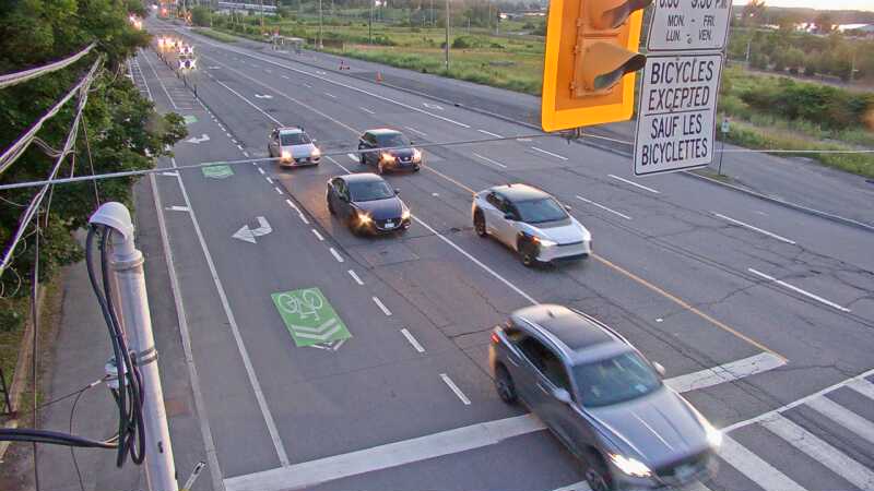 Traffic camera image at 2025-07-04 01:05:05