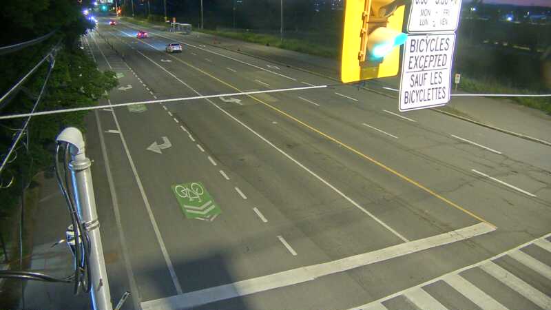 Traffic camera image at 2025-07-04 01:40:16