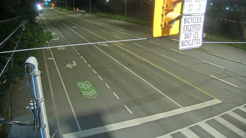 Traffic camera image at 2025-07-04 02:00:11