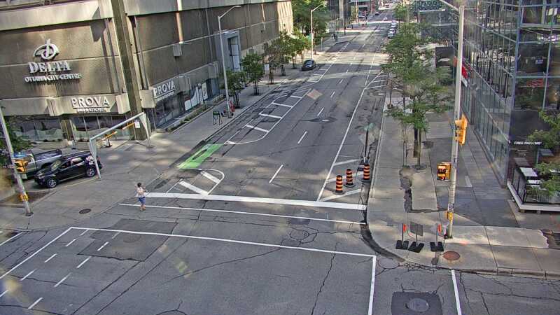 Traffic camera image at 2025-08-24 14:15:08