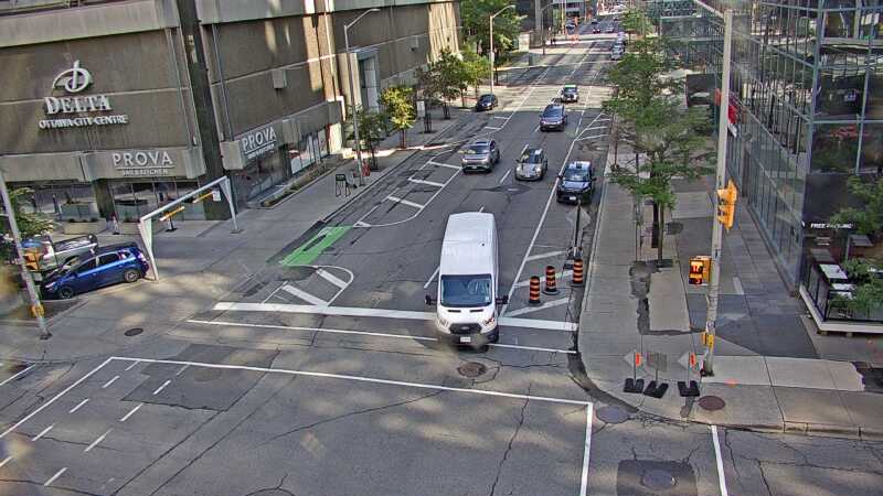 Traffic camera image at 2025-08-24 14:35:11