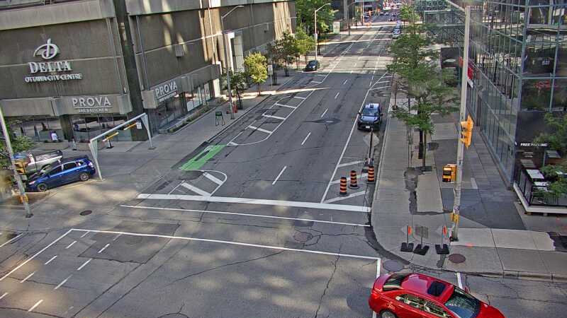 Traffic camera image at 2025-08-24 14:40:10