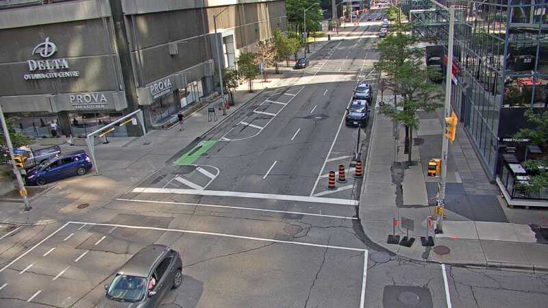 Traffic camera image at 2025-08-24 15:00:12