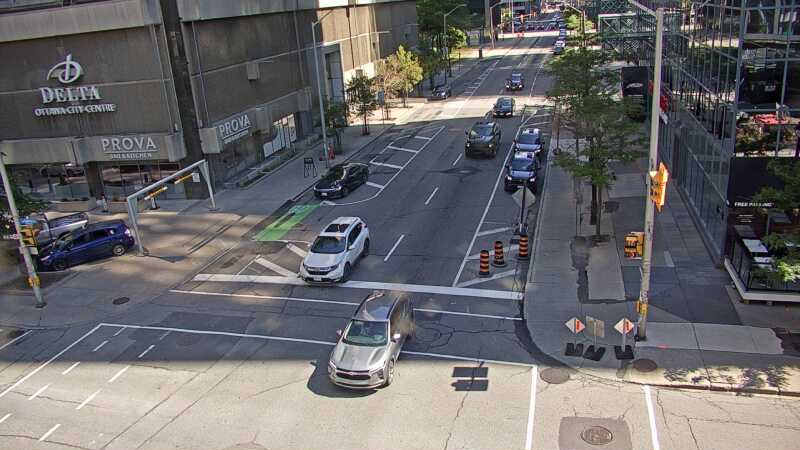 Traffic camera image at 2025-08-24 15:20:09