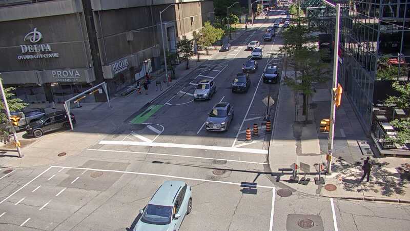 Traffic camera image at 2025-08-24 15:45:17