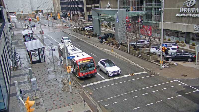 Traffic camera image at 2024-12-30 17:00:19