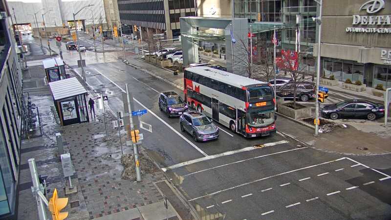 Traffic camera image at 2024-12-30 17:30:22