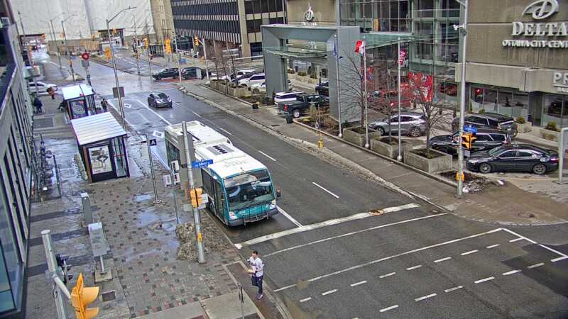 Traffic camera image at 2024-12-30 17:40:14