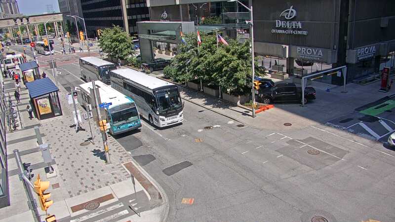Traffic camera image at 2025-06-30 16:00:11