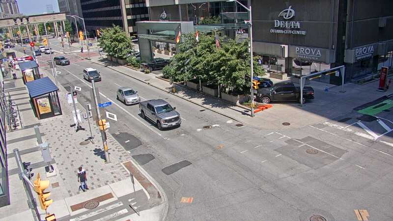 Traffic camera image at 2025-06-30 16:05:08